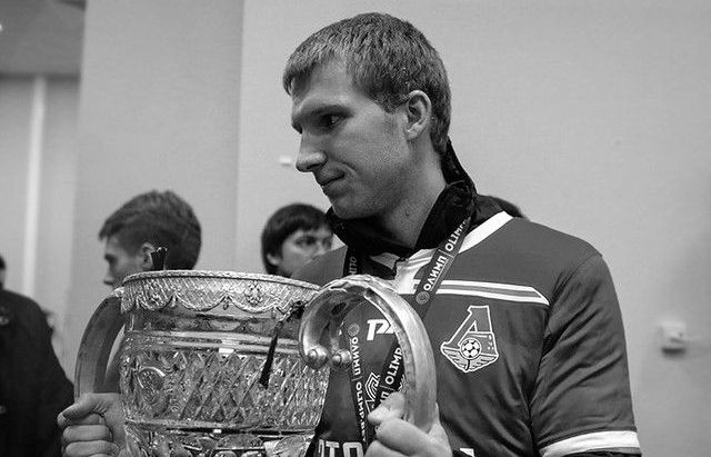 Cầu thủ Nga qua đời trong quá trình tập luyện tại nhà