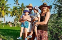 cach ly o khach san sang chanh khien co gai khong muon ve nuoc