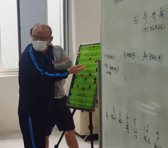 HLV Park Hang Seo và bài toán trung phong ở đội tuyển Việt Nam hlv park hang seo va bai toan trung phong o doi tuyen viet nam