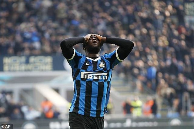 lukaku 2325 cau thu inter tung co trieu chung nhiem virus corona