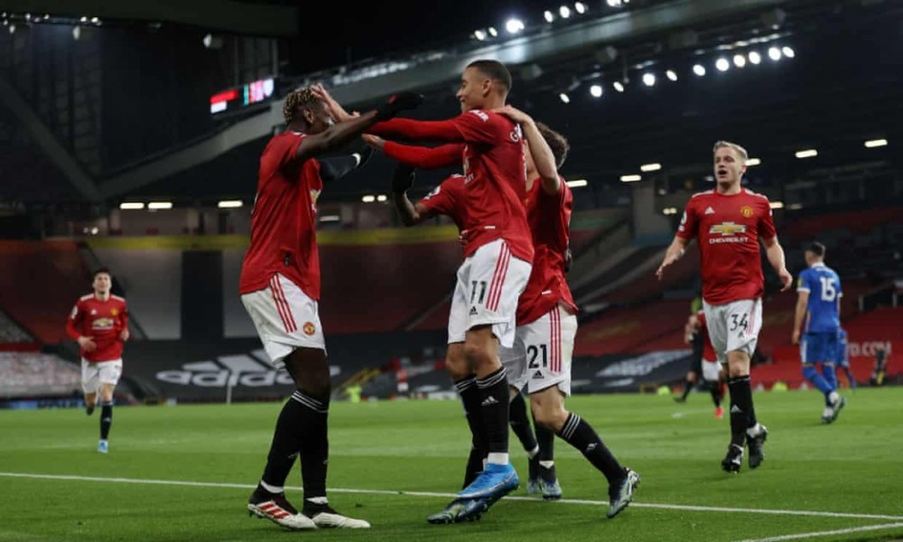 Toàn cảnh Man Utd 2-1 Brighton: Danny Welbeck nếm mùi "đặc sản" của Quỷ đỏ