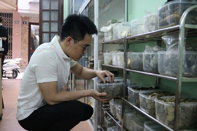 Kỷ lục gia 9x sở hữu bộ sưu tập tiền đồ sộ nhất Việt Nam Kỷ lục gia 9x sở hữu bộ sưu tập tiền đồ sộ nhất Việt Nam
