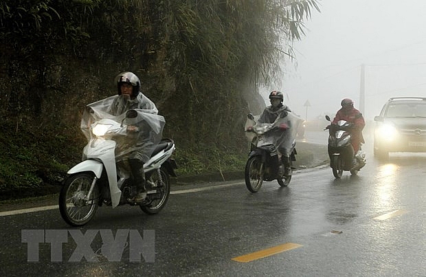 Dự báo thời tiết đêm nay và ngày mai (6-7/4): Hà Nội nhiều mây, vùng núi Bắc Bộ mưa to; Bắc Trung Bộ sương mù; miền Nam có nơi nắng nóng