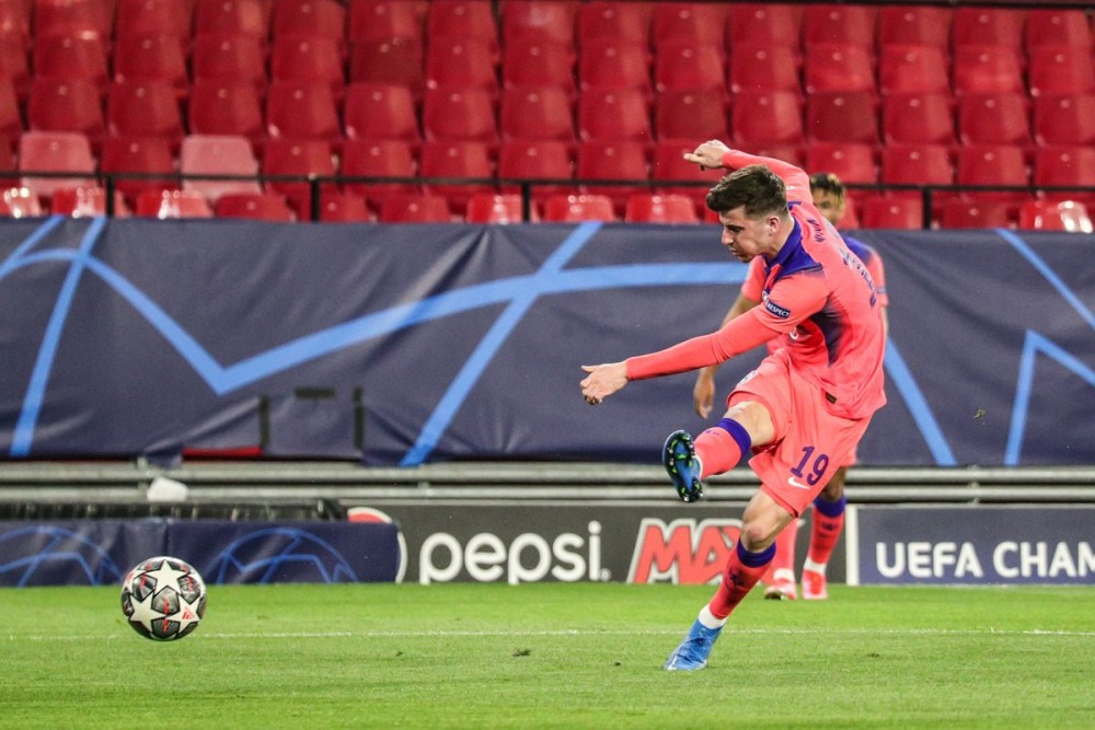 Chelsea, Man City "nhuộm xanh" đội hình hay nhất Champions League tuần này