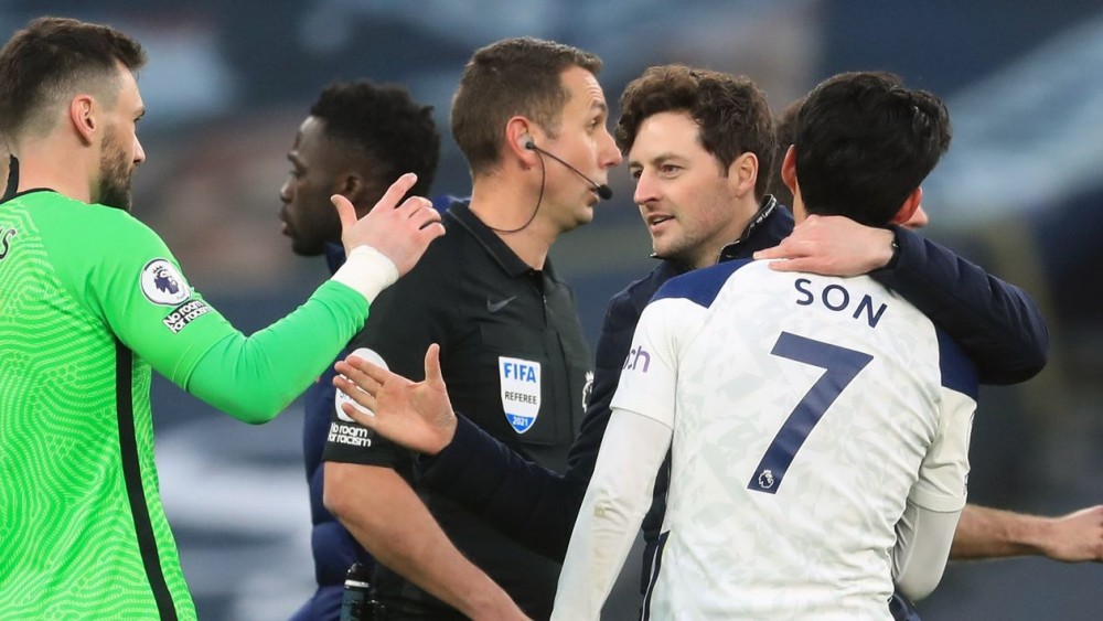 Tottenham 2 - 1 Southampton: HLV mới lập kỷ lục khủng ở Ngoại hạng Anh, Gareth Bale thấy chán với phương pháp của Mourinho