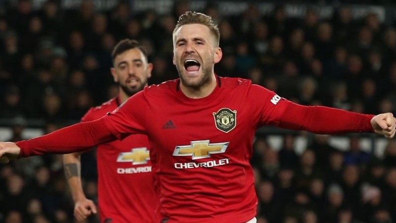 Man Utd: Hậu vệ Luke Shaw chơi hay, tạo ra cơ hội ghi bàn ngang tiền vệ Messi, Eric Bailly ký hợp đồng mới tới năm 2024