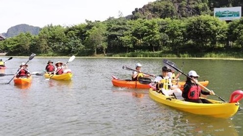 Tràng An đón du khách đi đôi với tăng cường phòng, chống dịch Covid-19
