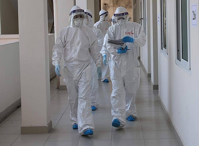 Yên Bái: 4 chuyên gia và 1 nhân viên khách sạn mắc Covid-19 mang biến thể đang lưu hành tại Ấn Độ Yên Bái: 4 chuyên gia và 1 nhân viên khách sạn mắc Covid-19 mang biến thể đang lưu hành tại Ấn Độ