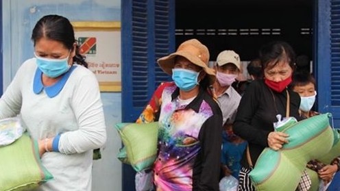 Khám chữa bệnh từ thiện cho người gốc Việt tại Campuchia