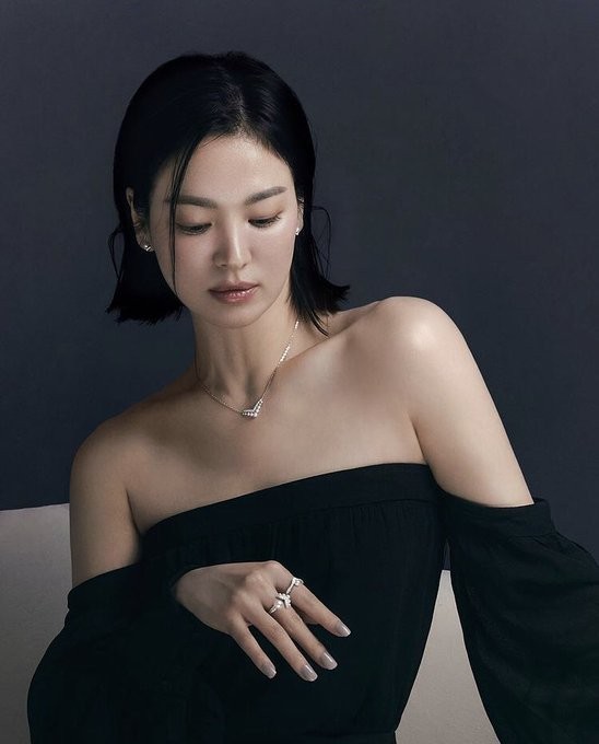 Song Hye Kyo dẹp mặn mà