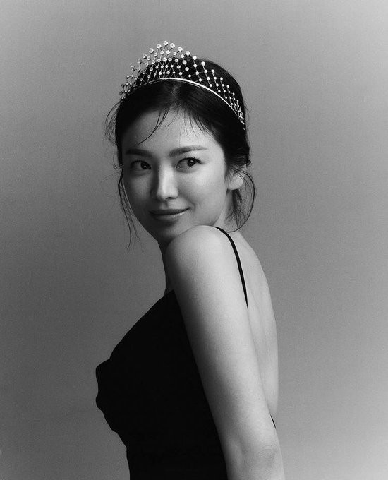 Song Hye Kyo dẹp mặn mà