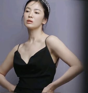 Song Hye Kyo dẹp mặn mà