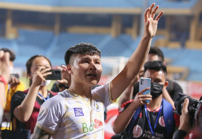Những hình ảnh Quang Hải chia tay CLB Hà Nội và tri ân khán giả