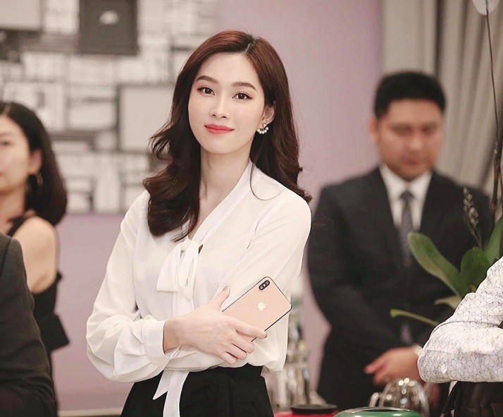 Đặng Thu Thảo thanh lịch, ngọt ngào cùng thời gian