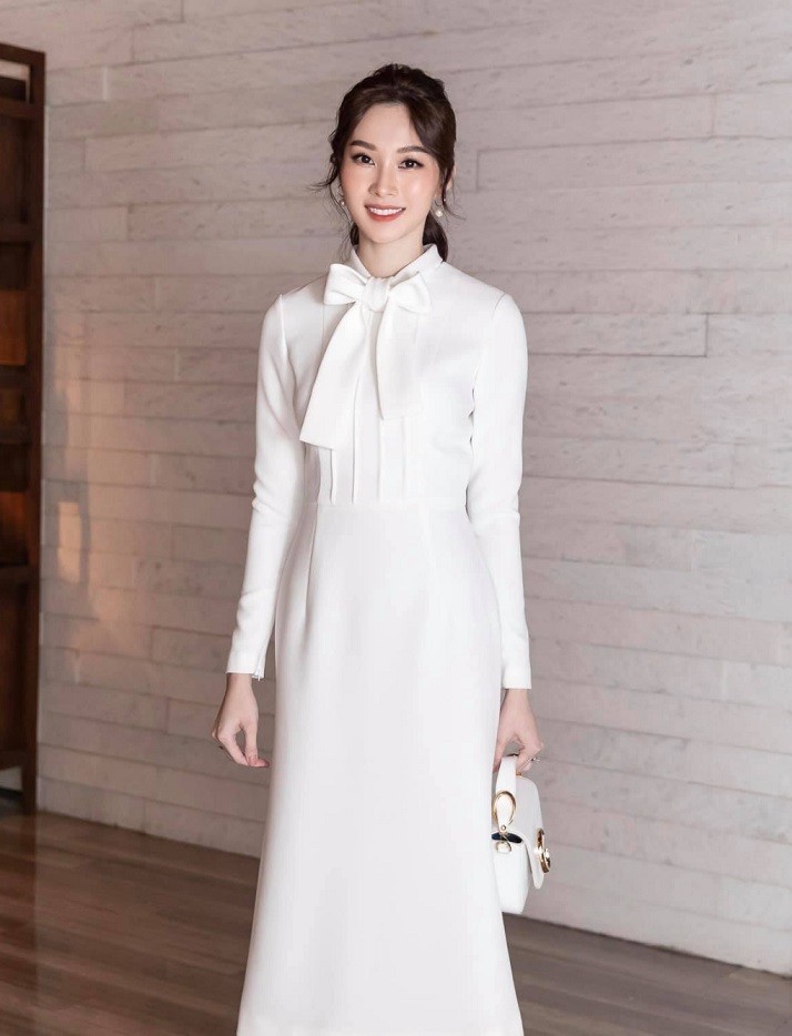 Đặng Thu Thảo thanh lịch, ngọt ngào cùng thời gian