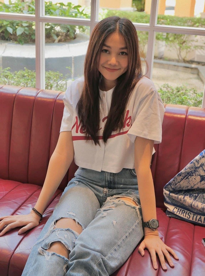 Đời thường siêu mẫu Thanh Hằng trẻ như sinh viên