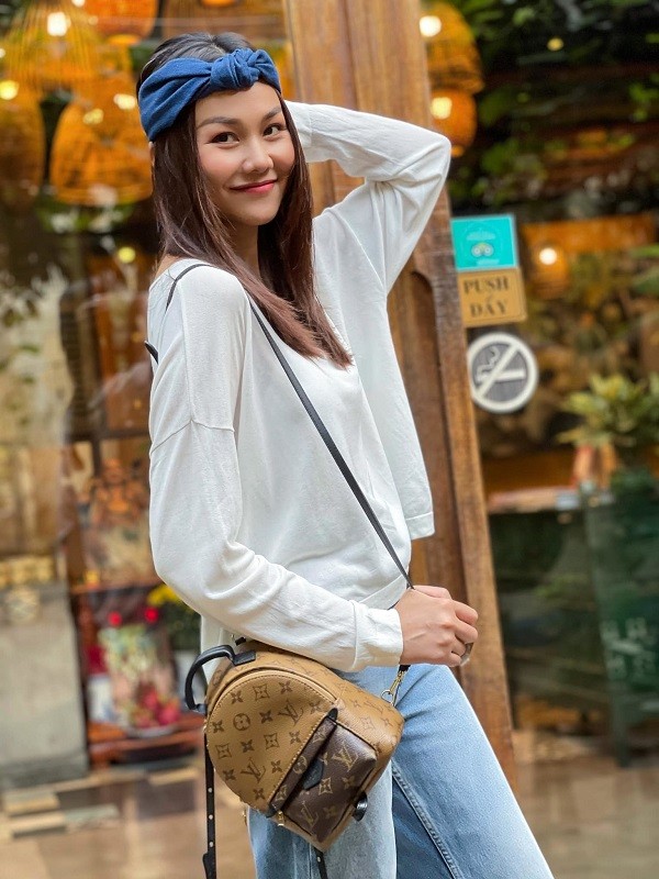 Đời thường siêu mẫu Thanh Hằng trẻ như sinh viên