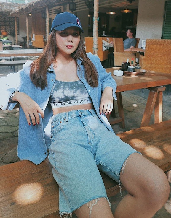 Đời thường siêu mẫu Thanh Hằng trẻ như sinh viên