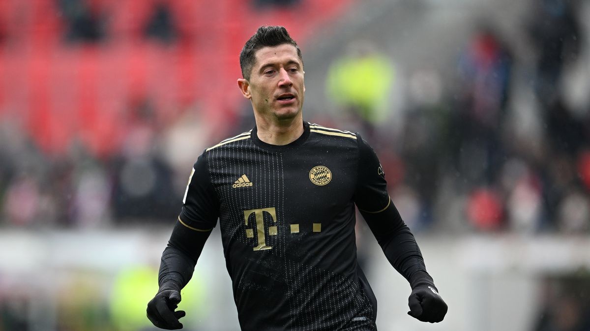 Cập nhật chuyển nhượng cầu thủ: Barca bắt đầu đàm phán Lewandowski;