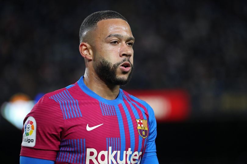 Cập nhật chuyển nhượng cầu thủ: Barca bắt đầu đàm phán Lewandowski; Man Utd quan tâm Danjuma; Newcastle liên hệ Memphis