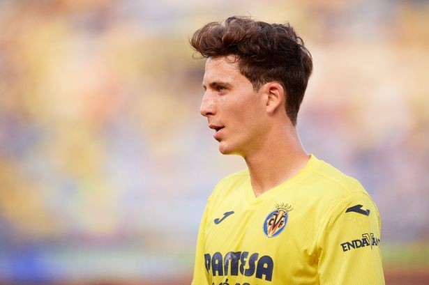 Chuyển nhượng cầu thủ: Lewandowski sẽ ở lại Bayern; Villarreal khó giữ chân Torres;