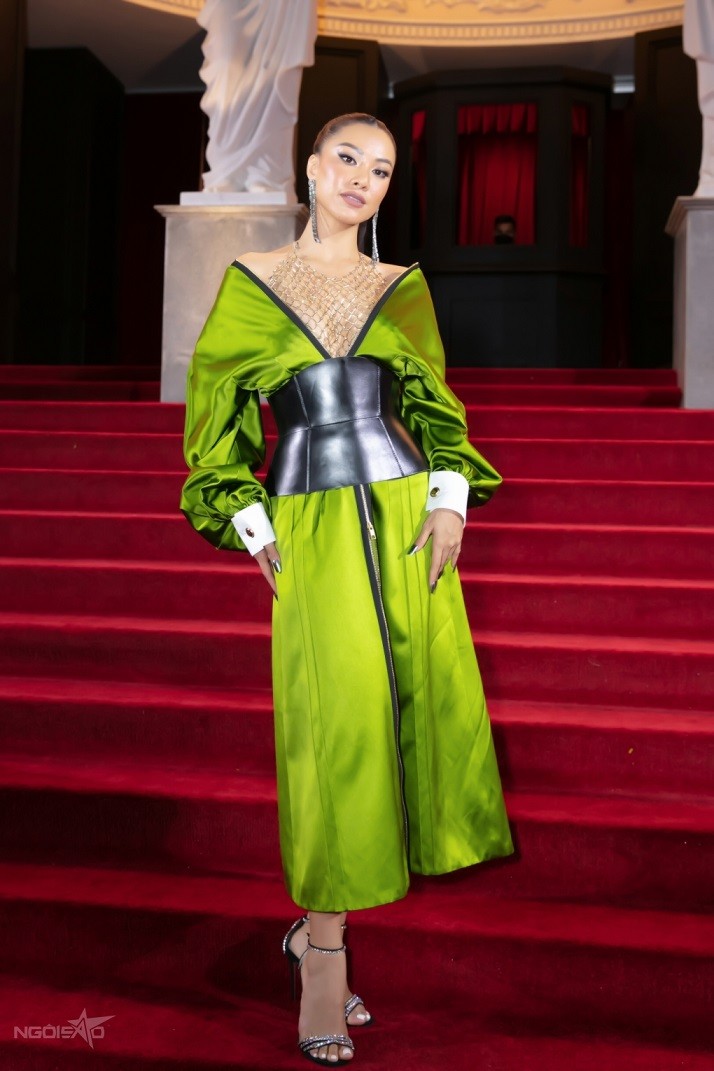 Hồ Ngọc Hà xinh đẹp nổi bật trong đêm sự kiện thời trang Cine Gucci