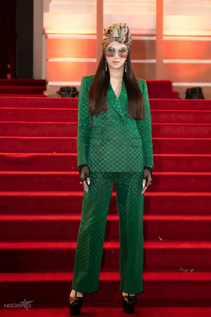 Hồ Ngọc Hà xinh đẹp nổi bật trong đêm sự kiện thời trang Cine Gucci