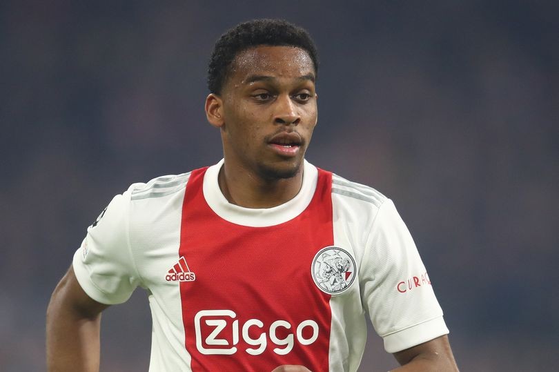 Man Utd có thể theo kịp Man City và Liverpool, HLV Erik Ten Hag đưa Jurrien Timber và Antony cùng về Old Trafford?