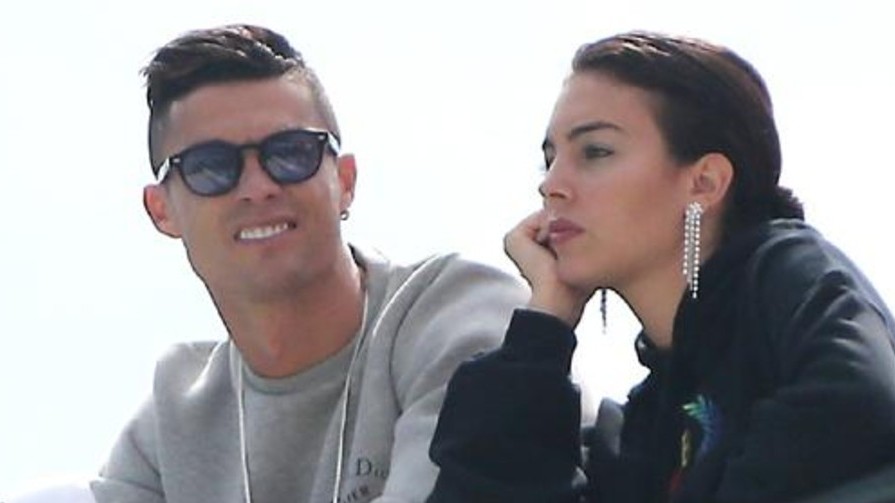 Làng thể thao thế giới chia buồn với Cristiano Ronaldo vì nỗi đau mất con