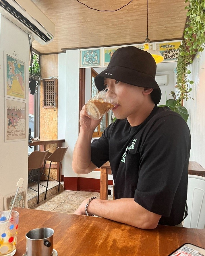 Hàn Quốc: Rain - Kim Tae Hee thưởng thức đặc sản Việt Nam tại đảo Jeju