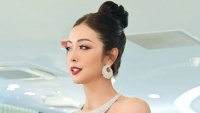 Jennifer Phạm đẹp sang trọng tại sự kiện và sắc sảo trên sàn catwalk