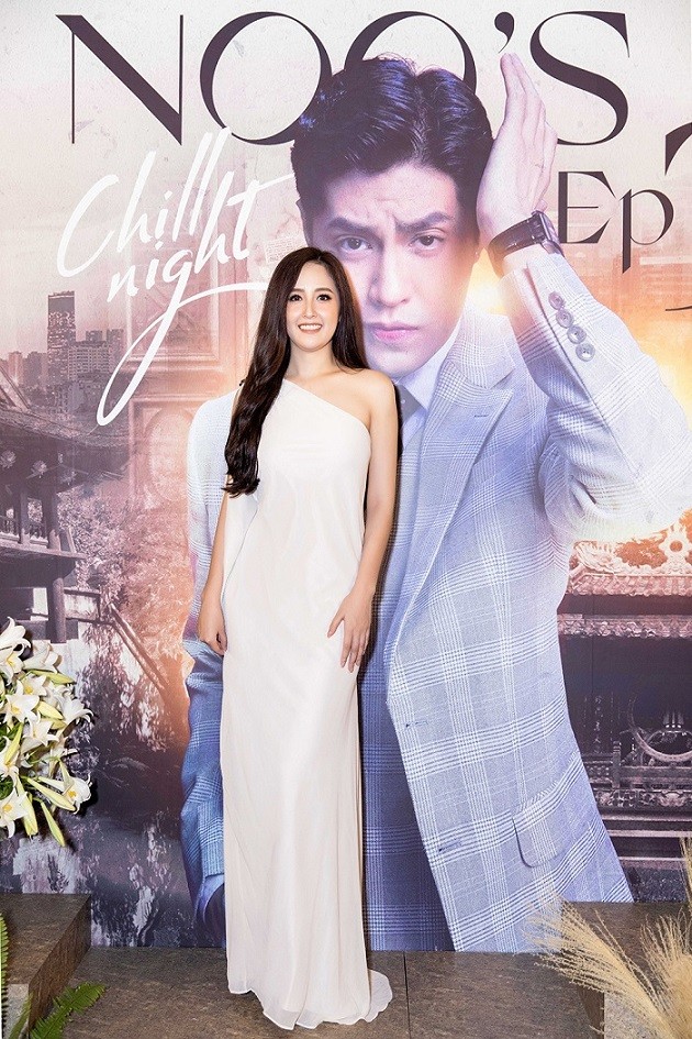 Trong đêm nhạc, Noo Phước Thịnh nhiều lần hướng mắt về Mai Phương Thúy khi hát những câu thể hiện tình yêu nồng nàn. Hoa hậu Việt Nam 2006 cho biết cô là fan của nam ca sĩ từ khi mới đăng quang và rất ngưỡng mộ sự nỗ lực của anh.