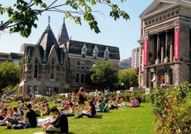 Mỹ: Học phí các trường đại học tư thấp kỷ lục