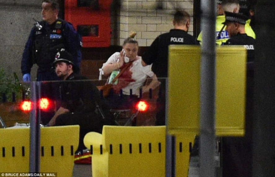 Hiện trường vụ khủng bố kinh hoàng tại buổi hòa nhạc Anh