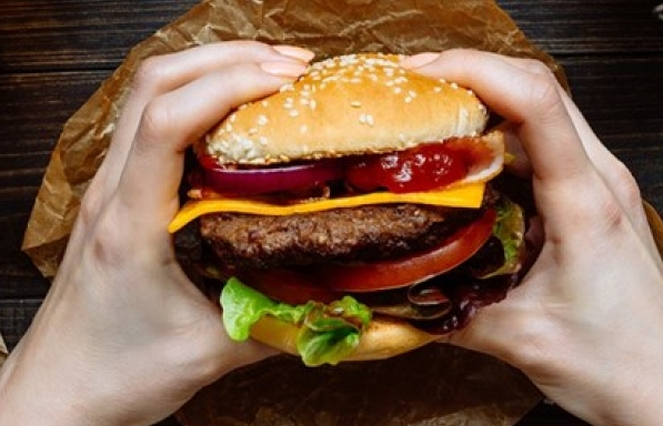 Chế độ dinh dưỡng kém làm chậm quá trình thụ thai ở phụ nữ