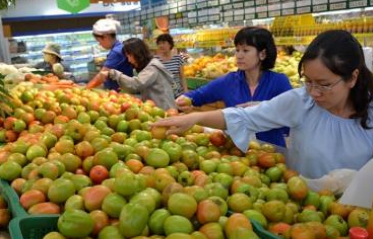 Sử dụng smartphone nhận biết thực phẩm an toàn ở TP. Hồ Chí Minh