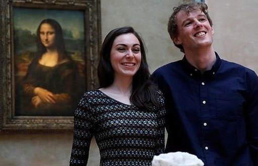 Trở thành vị khách đặc biệt của bảo tàng Louvre nhờ cuộc thi viết thư