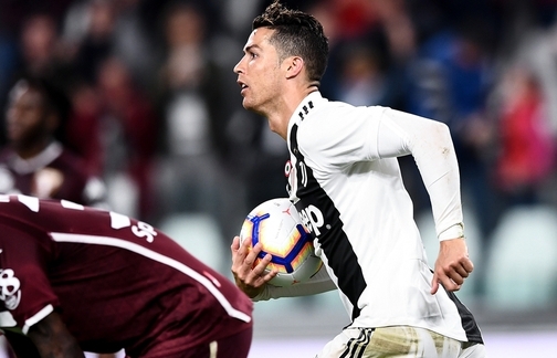 C.Ronaldo lại sắm vai người hùng giúp Juventus thoát thua