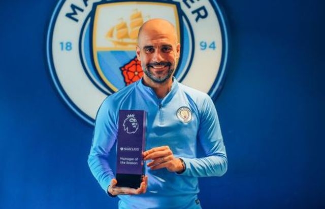 Premier League: HLV Pep Guardiola được vinh danh
