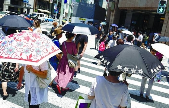 Biến đổi khí hậu, nắng nóng cực đoan tại Nhật Bản, mưa bão ở Trung Quốc