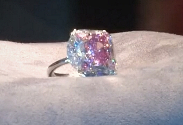 dau gia vien kim cuong hong tinh xao va sieu hiem