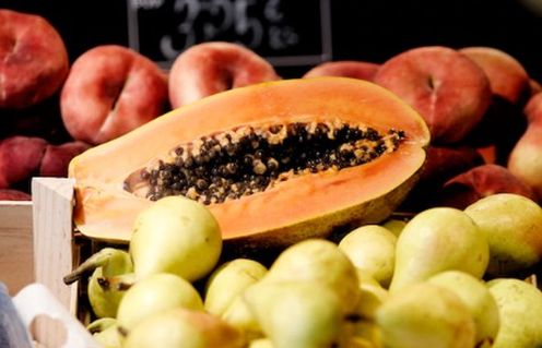 Tổng thống Tanzania đau đầu khi... đu đủ dương tính với Covid-19