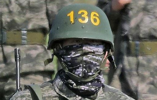 Tiền đạo Tottenham Son Heung Min bất ngờ xuất hiện với quân phục