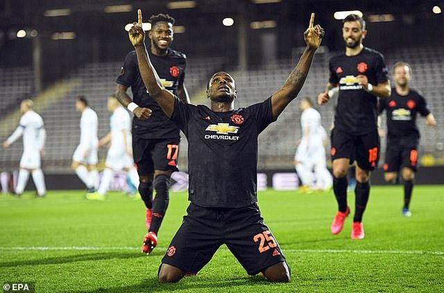 Man Utd gặp khó khi CLB ở Trung Quốc đòi lại chân sút Ighalo man utd gap kho khi clb o trung quoc doi lai chan sut ighalo