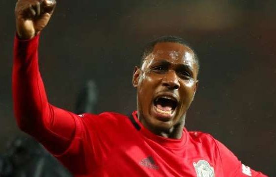 Ighalo xin được ở lại Man Utd, Barca bán hàng loạt