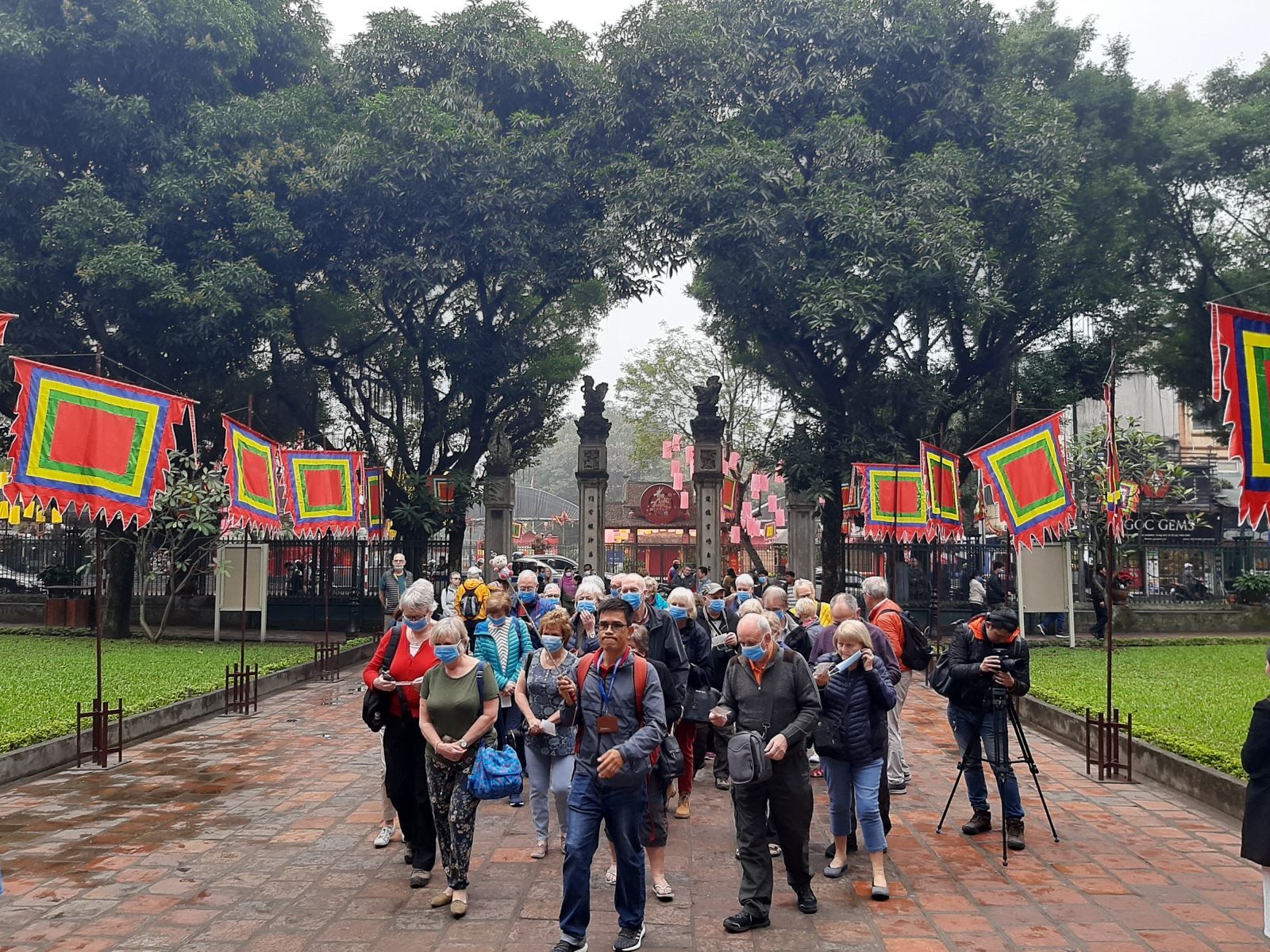 dich covid 19 can nhac thoi diem mo cua don khach du lich quoc te