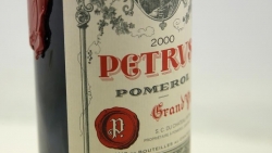 Chai rượu vang Pháp được trả một triệu USD sau khi 'trở về' từ trạm ISS