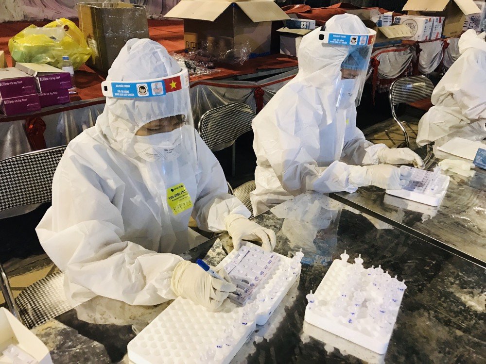 Covid-19 tại Việt Nam chiều 6/5: Thêm 60 ca mắc Covid-19, có 56 ca ghi nhận trong nước Covid-19 tại Việt Nam chiều 6/5: Thêm 60 ca mắc Covid-19, có 56 ca ghi nhận trong nước