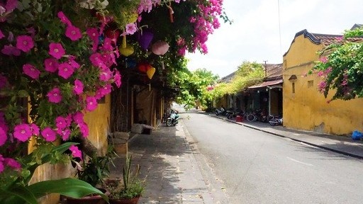 Sợ dịch Covid-19, phố cổ Hội An vắng khách tham quan