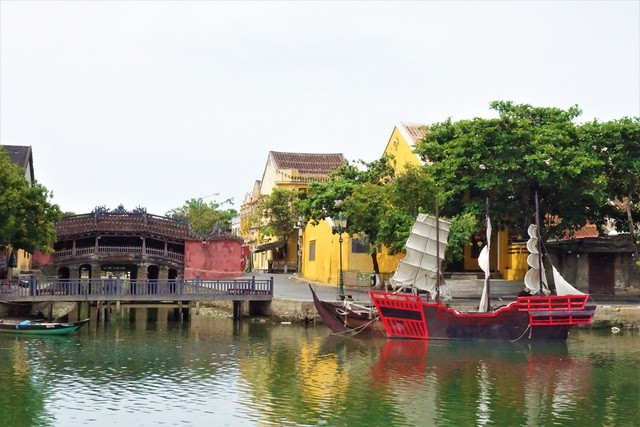 Khu vực Chùa Cầu vốn là địa điểm được du khách ưa thích khi đến Hội An nay cũng vắng tanh không người ghé.